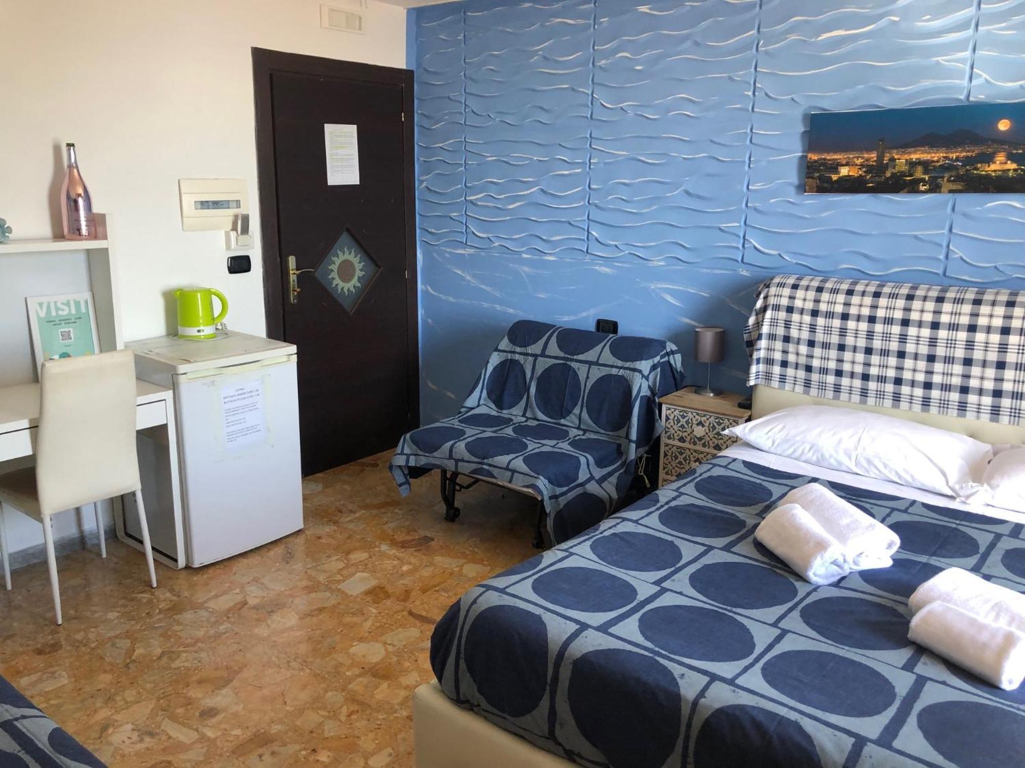 Marina Sky 8 Naples