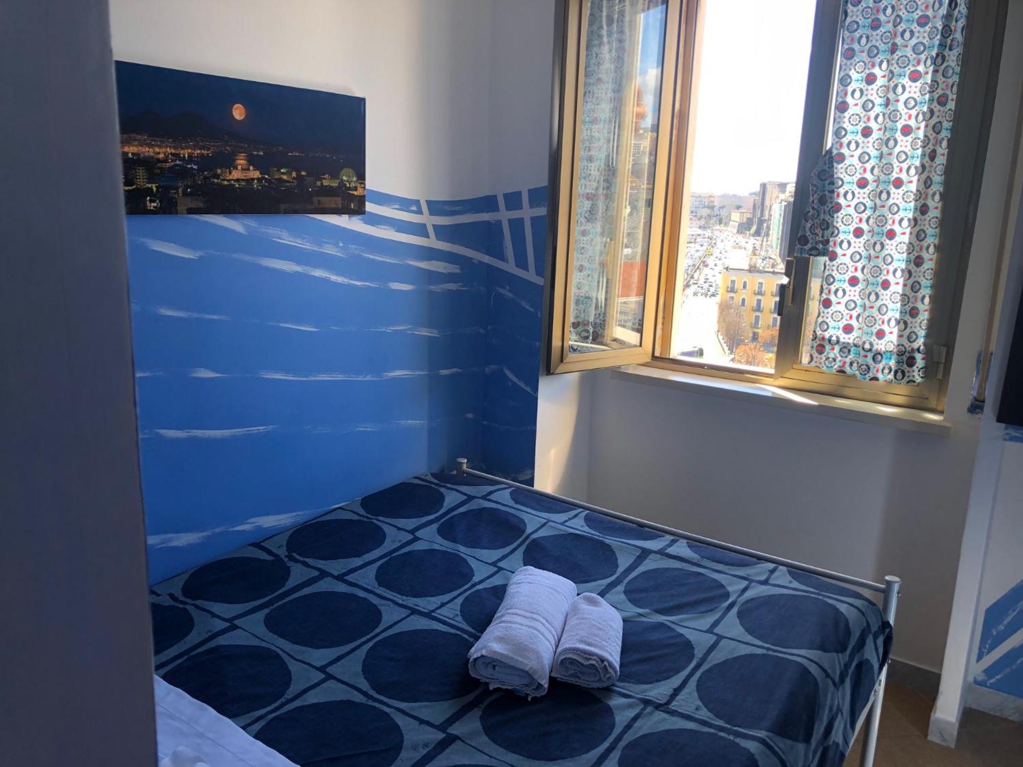 Marina Sky 8 Deluxe Napels