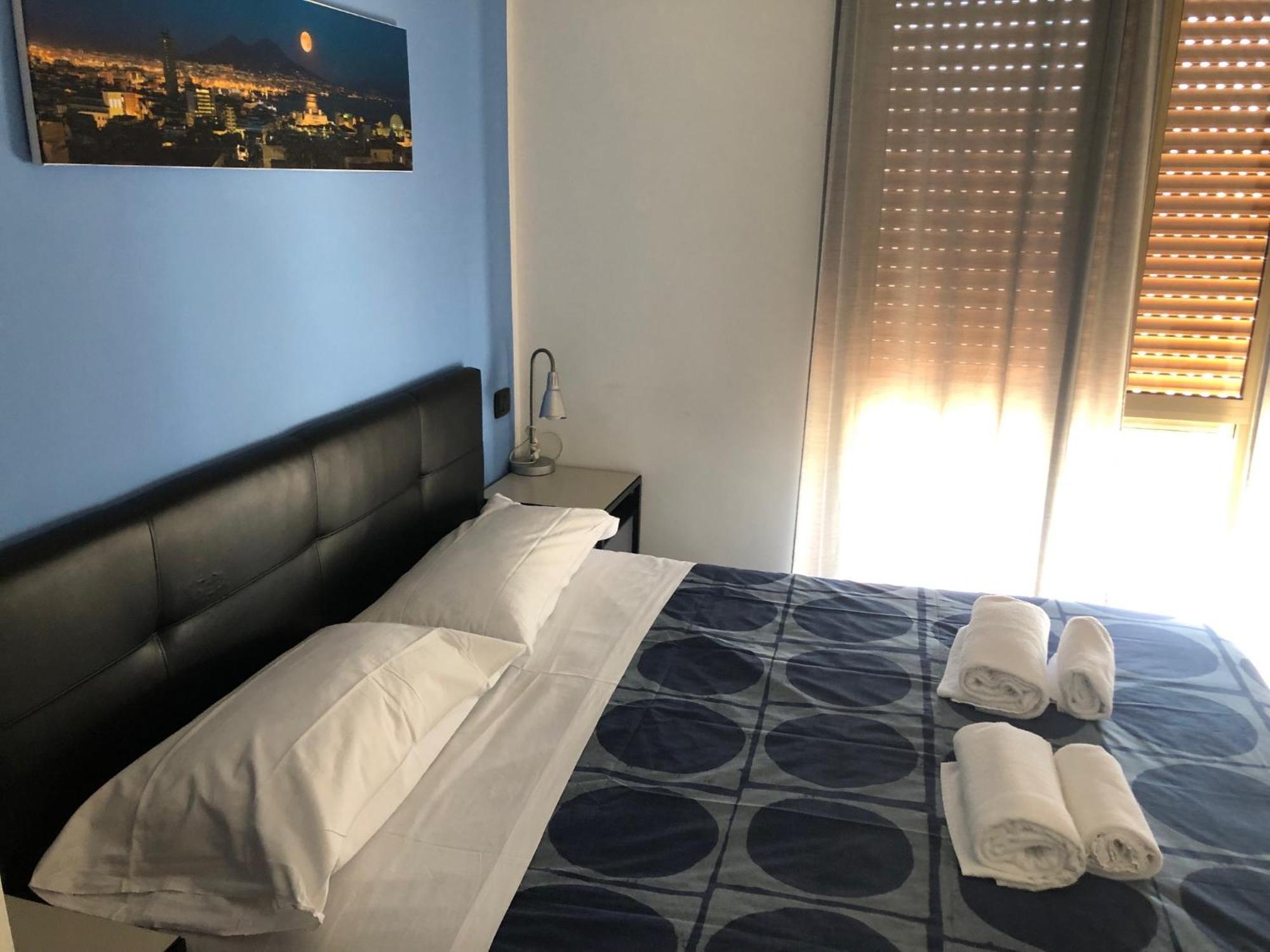 Marina Sky 8 Deluxe Napels